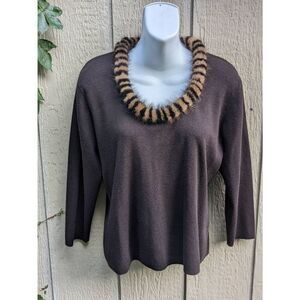 Color Works sweater size medium scoop faux fur collar. In excellent condition
